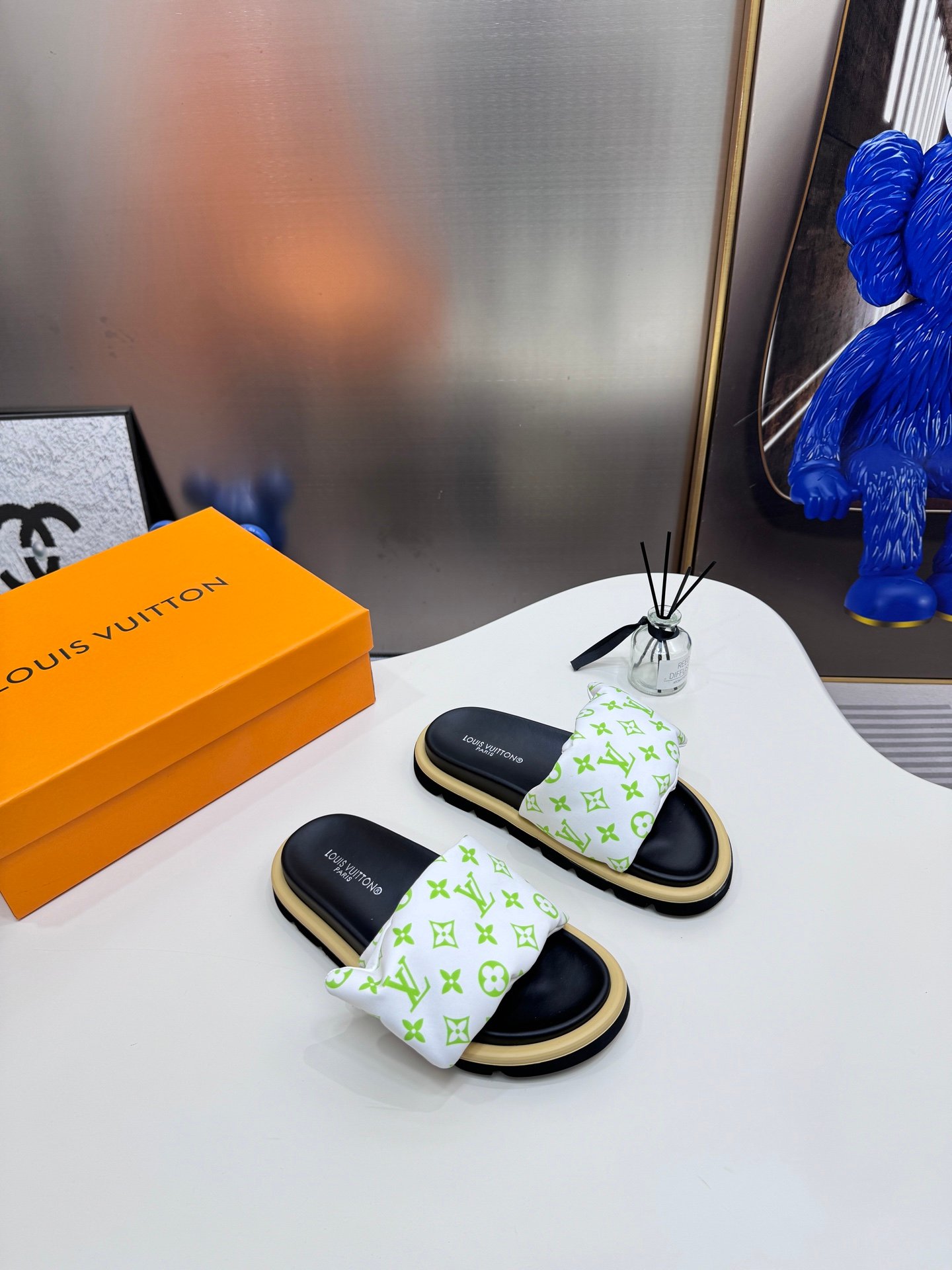 LV Pool Pillow Comfort Green/White Monogram - Slides