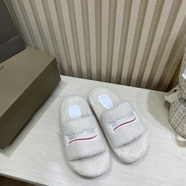 BAL Hotel Slippers - Slides