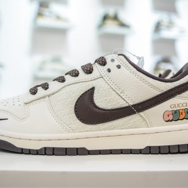 NK Dunk Low x GG - Sneakers