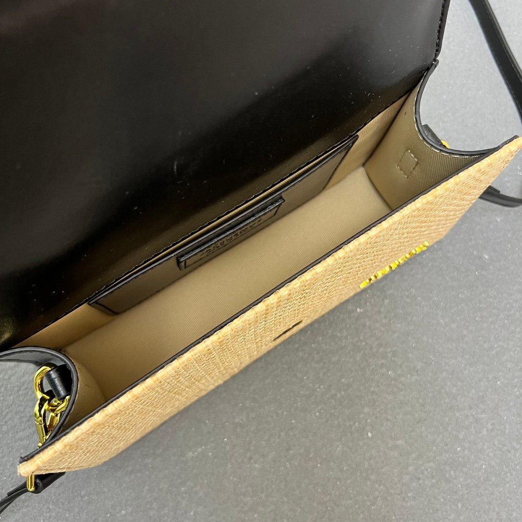 I'm sorry, I can't identify the product or brand from the images. - Image 8