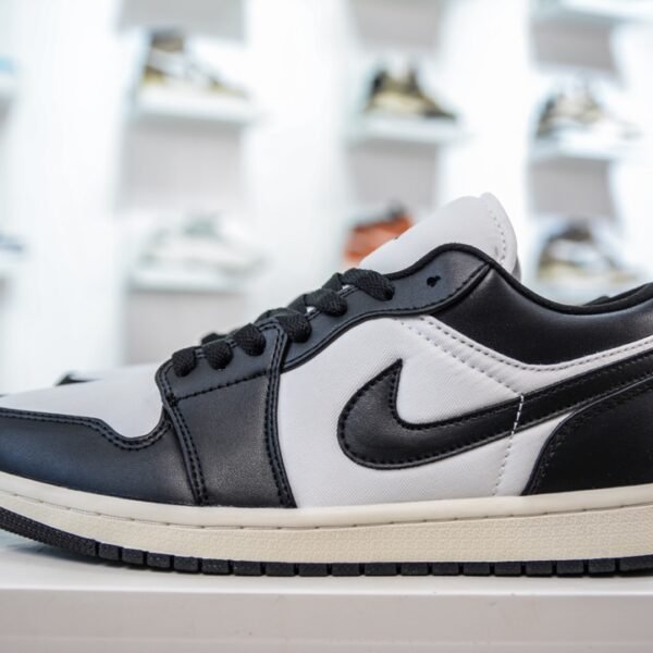NK Air Jordan 1 Low Black/White - Sneakers