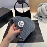 MCL Logo Beanie Grey Wool – Hat – Red