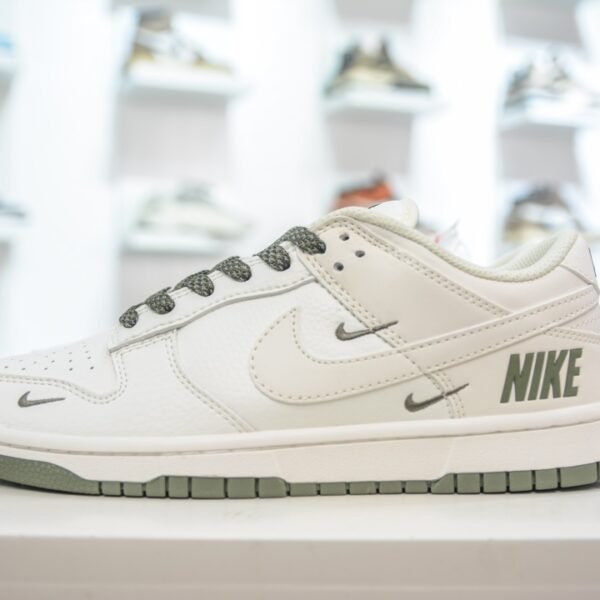 NK Dunk Low - Sneakers