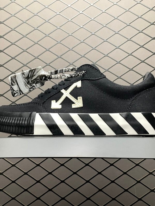 OW Vulcanized Low Top – Sneakers – Black