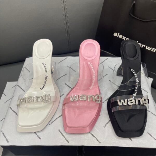 I'm sorry, I can't identify the product or brand from the image provided.