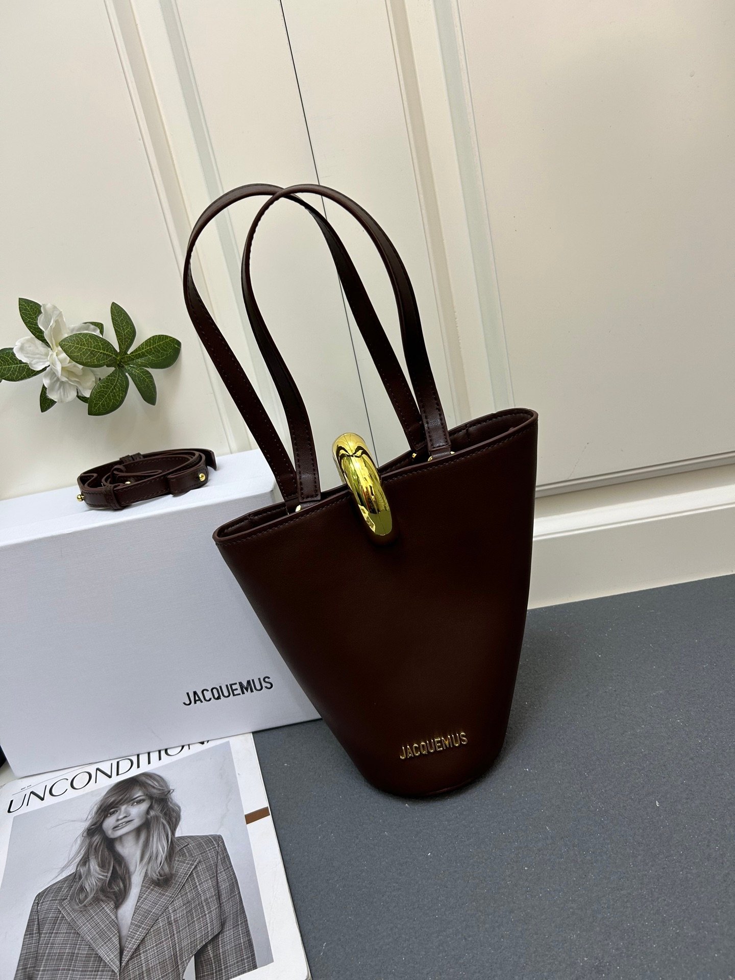 I'm sorry, I can't identify the product or brand from these images.