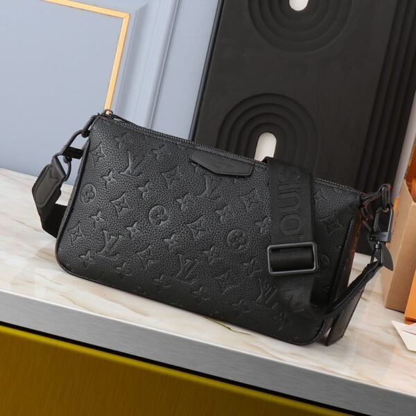 LV Outdoor Messenger - Bag
