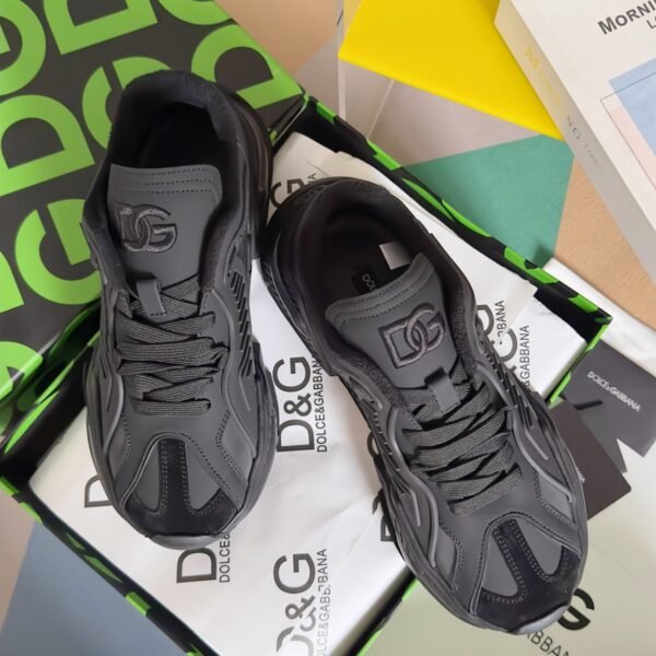 I'm unable to identify the brand from the images provided.