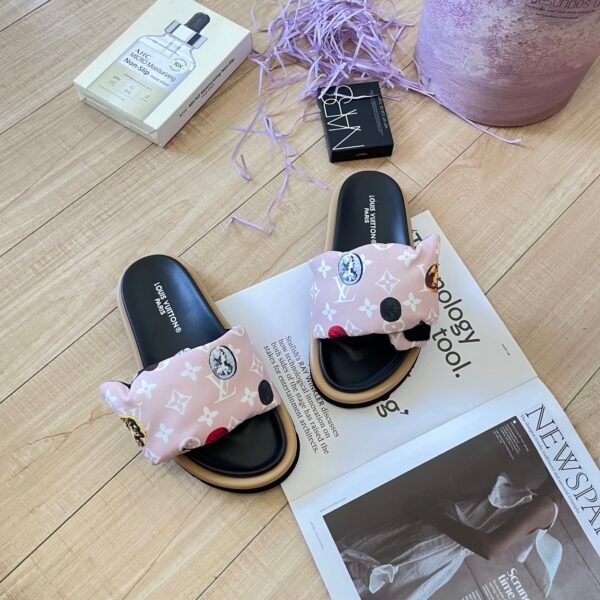 LV Pool Pillow Comfort - Slides