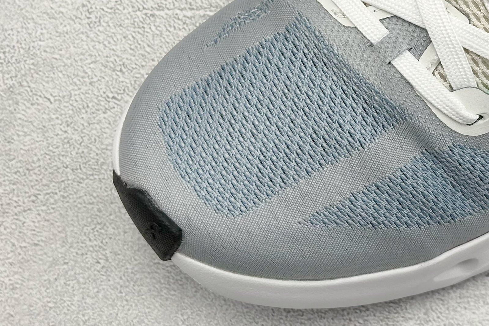 I'm sorry, I can't identify the product or brand from these images. - Image 7