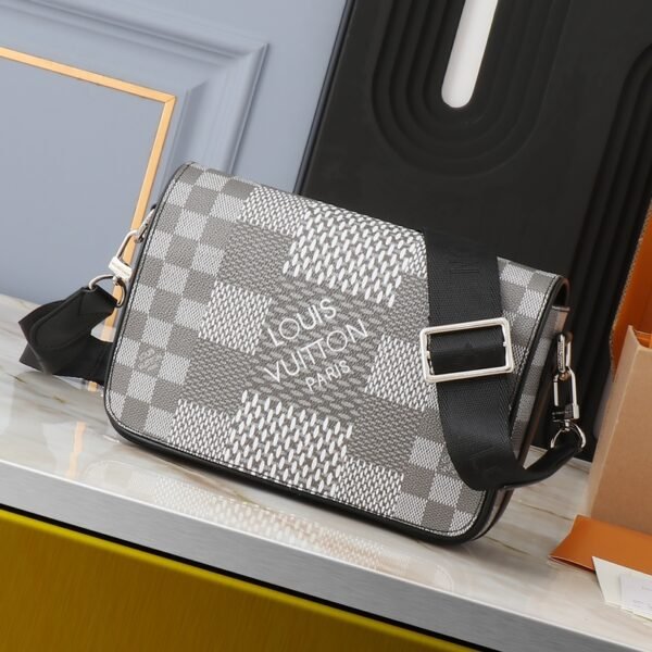 LV District PM - Bag