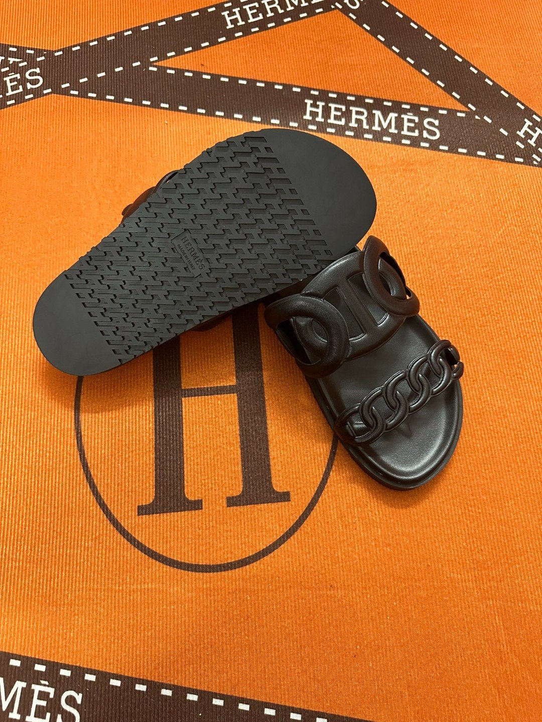 HM Chypre Black Leather - Slides - Image 3