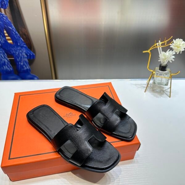 HM Oran Sandals - Slides