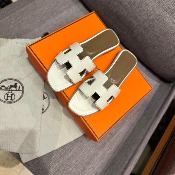 HM Oran Sandals - Slides