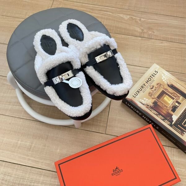 HM Oran Shearling Slippers - Slides