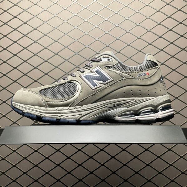 NB 2002R - Sneakers