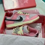 NK Dunk Low SB StrangeLove – Sneakers