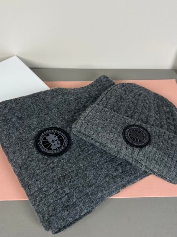MCL Logo Beanie and Scarf Set Grey Wool – Chapeau