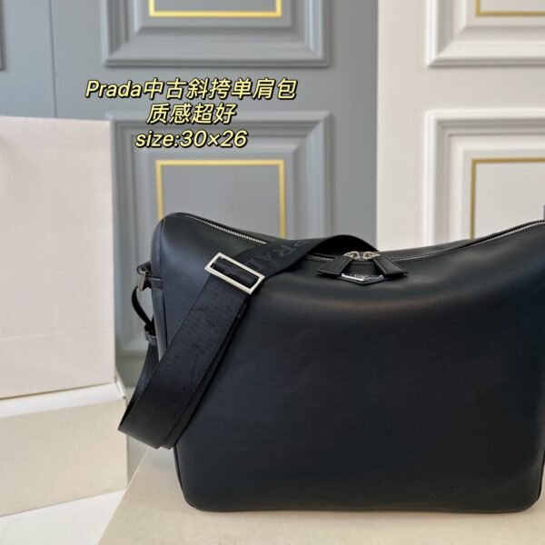 PR Re-Nylon Messenger Bag Black - Bag