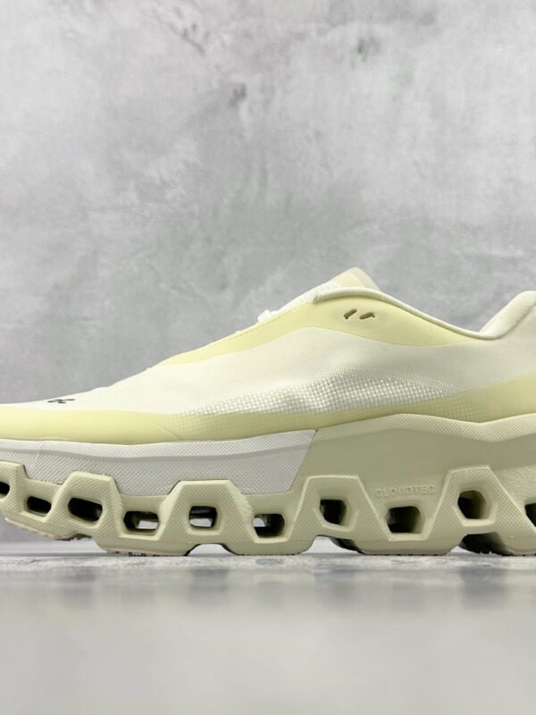 NK Cloudmonster White – Sneaker