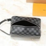 LV Toiletry Pouch 26 – Borsa