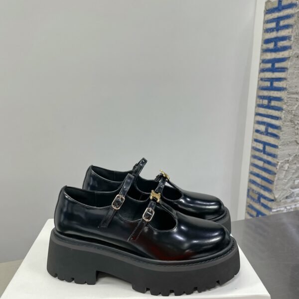 ```plaintext
CEL Triomphe Mary Jane - Shoes
```