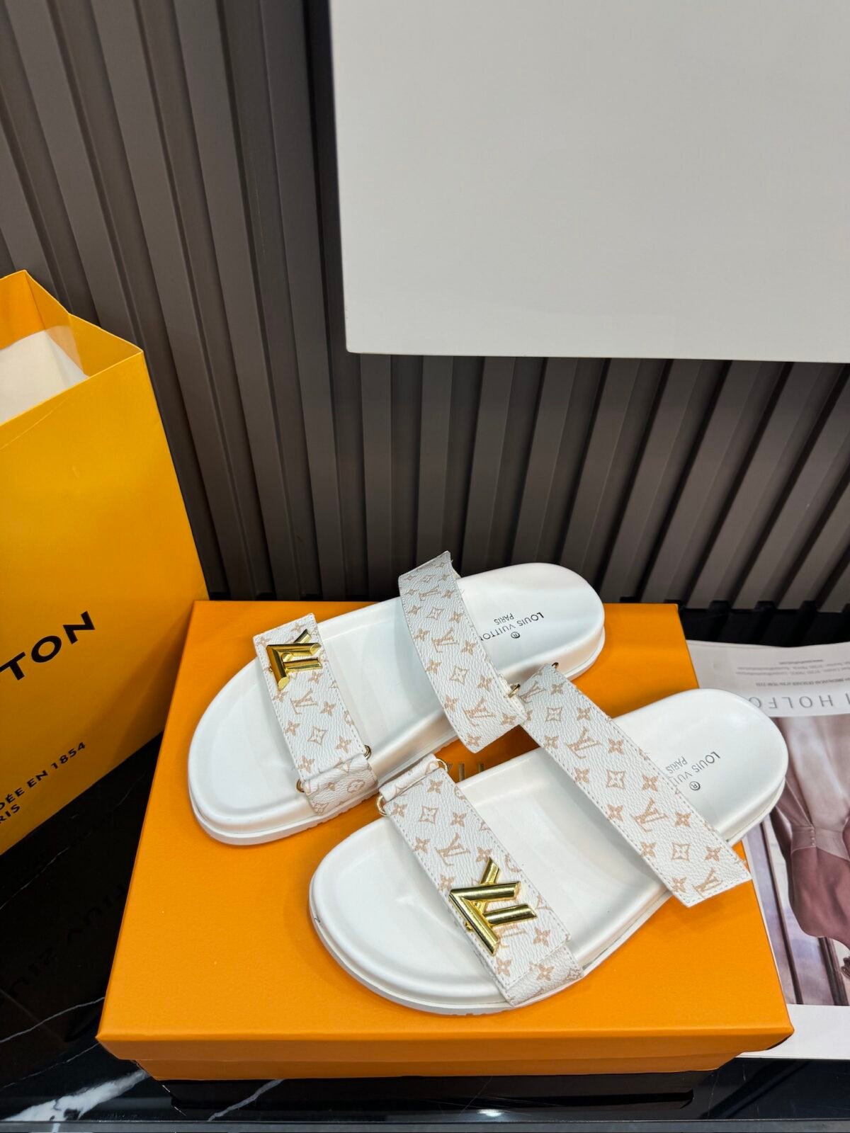 LV Paseo Flat Comfort – Sandali — 2