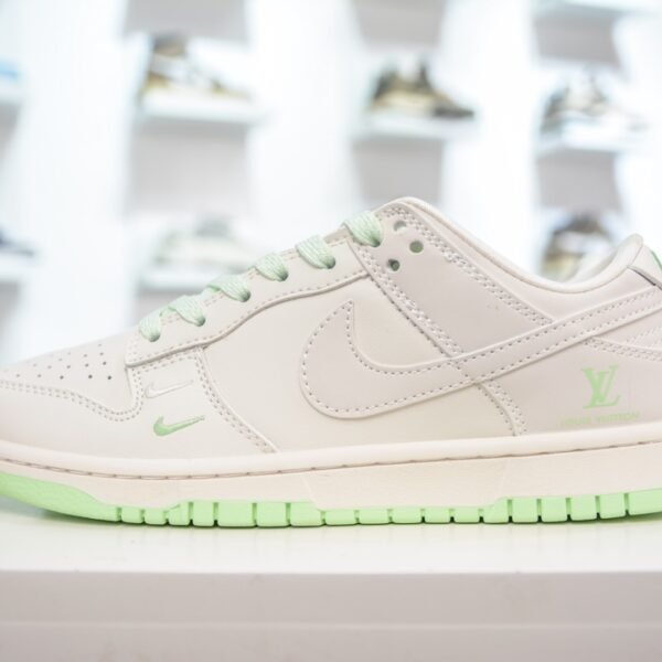 NK Dunk Low LV - Sneakers