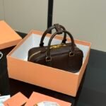 MIU Wander Matelassé Mini Brown Leather – Borsa