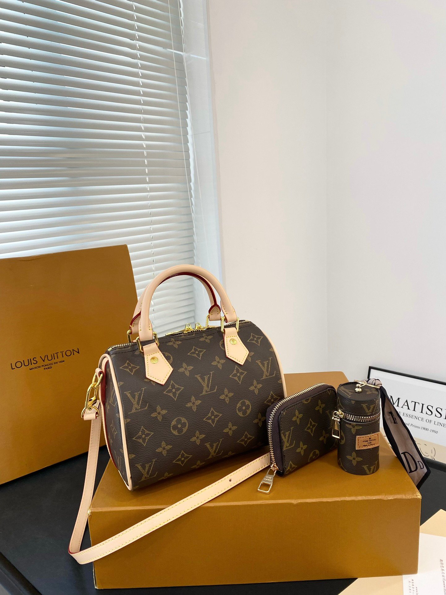 LV Speedy Bandoulière 20 Monogram - Bag - Image 2
