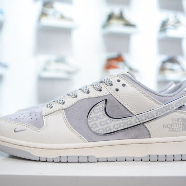 NK Dunk Low x CDG x TNF - Sneakers