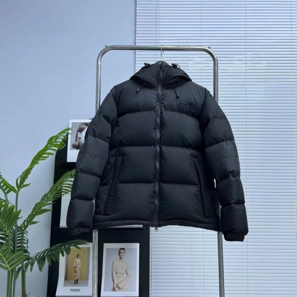 ```  
TNF Nuptse Jacket - Jacket  
```