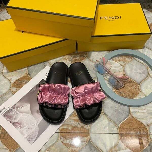 FD Colibri Ruffle - Slides