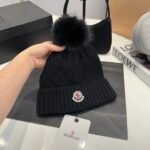 MCL Pom Pom Beanie Black Wool – Cappello – Rosso