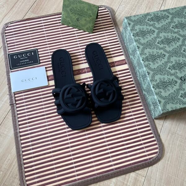 GG GG Rubber Slide Sandals - Slides