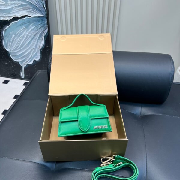 I'm sorry, I can't identify the product or brand from these images.