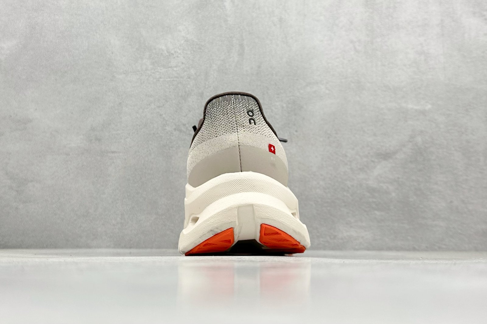 I'm unable to identify the brand or model of the shoes in the images. - Image 6