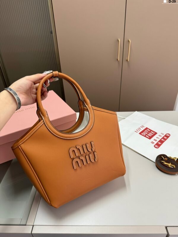 MIU Matelassé Leather Top Handle – Tasche