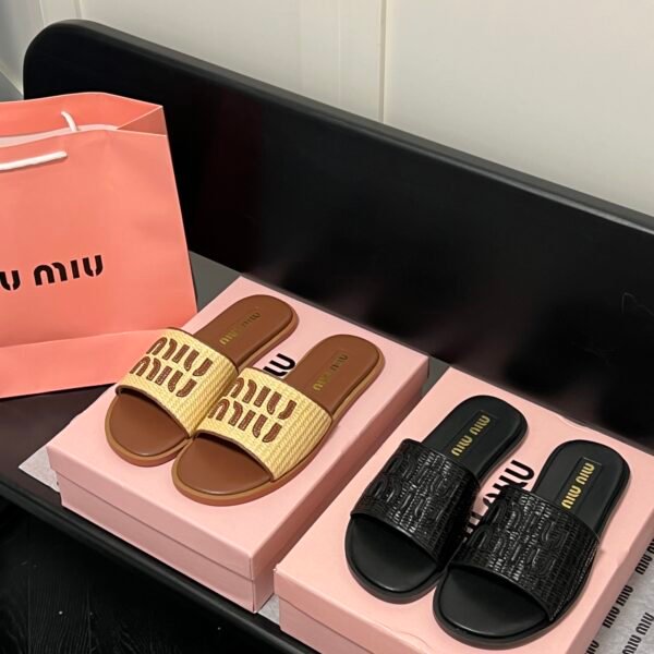 MIU Logo Slides - Slides