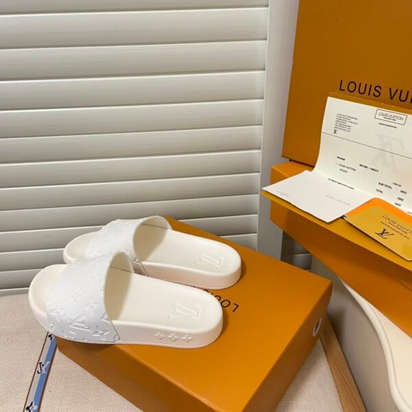 LV Waterfront - Slides