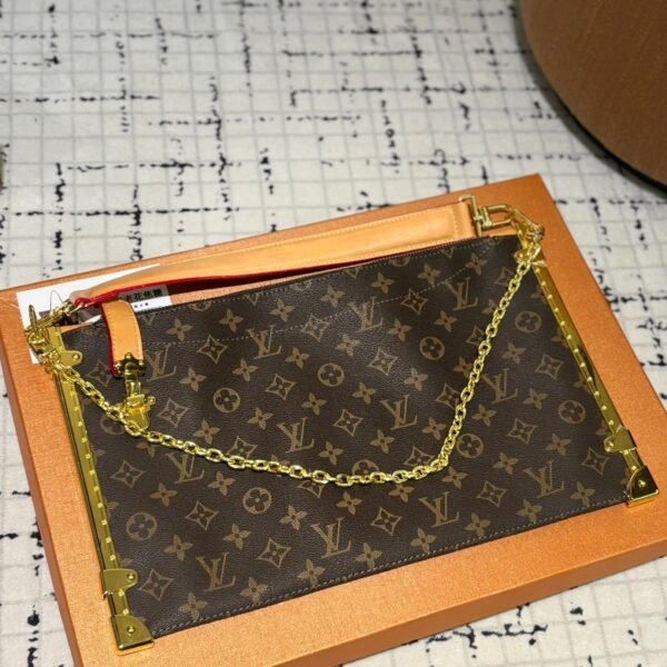 LV Pochette Trunk Vertical - Bag