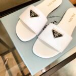 PR Triangle Logo Slides – Claquettes – Noir