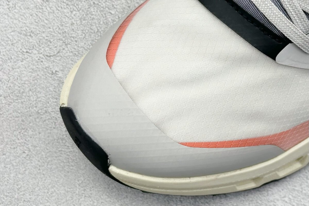 ON Cloudstratus White/Orange – Sneaker — 7