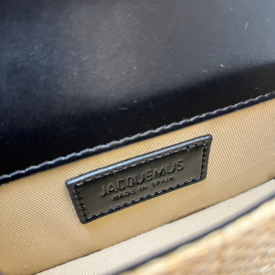 I'm sorry, I can't identify the product or brand from these images. - Image 9