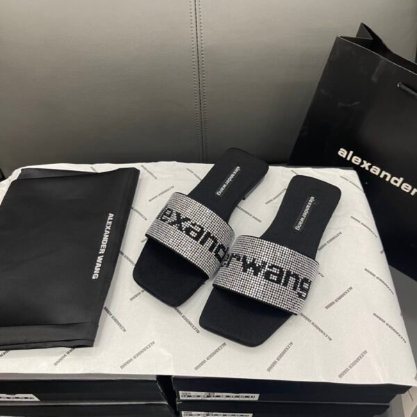 I can't identify the brand from the images provided.