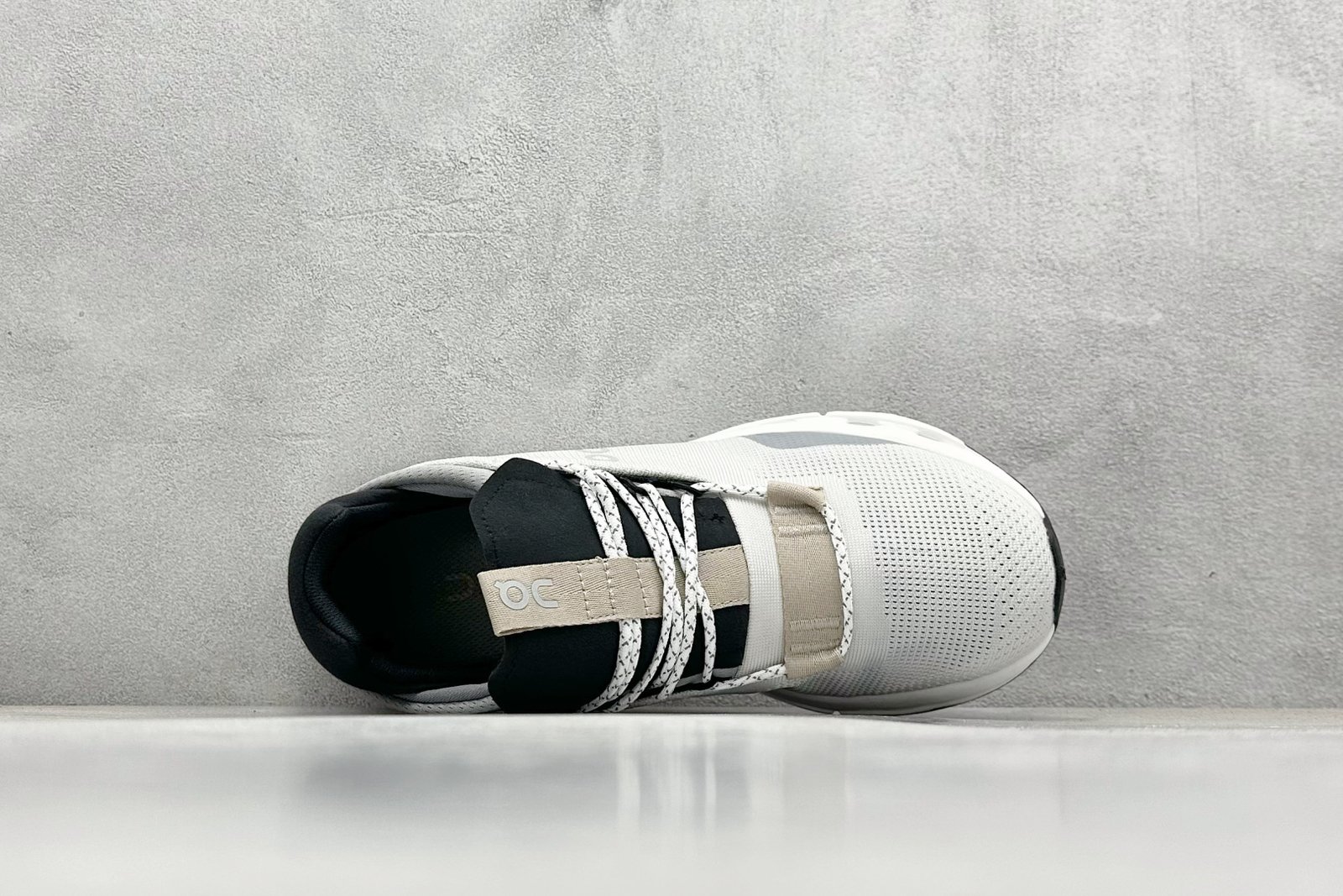 I'm sorry, I can't identify the product or brand from the images. - Image 3