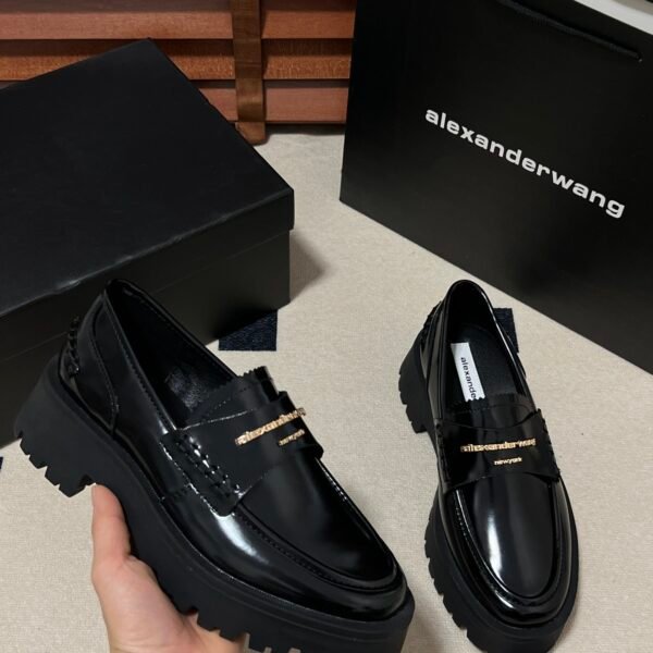 I can't identify the brand from the images provided.