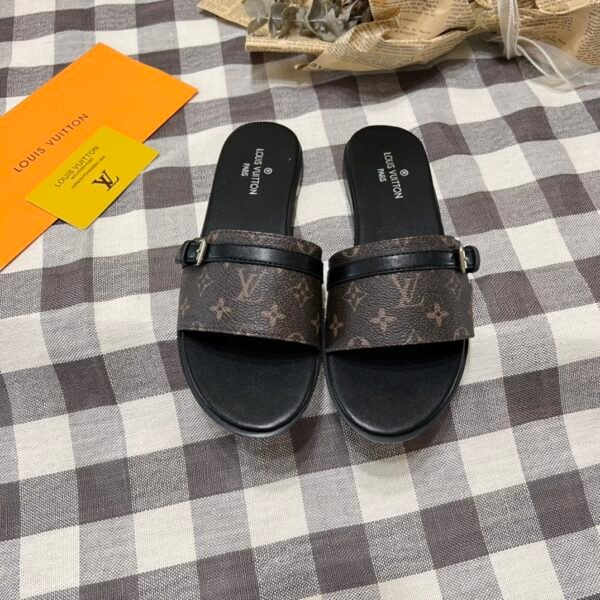 LV Waterfront - Slides