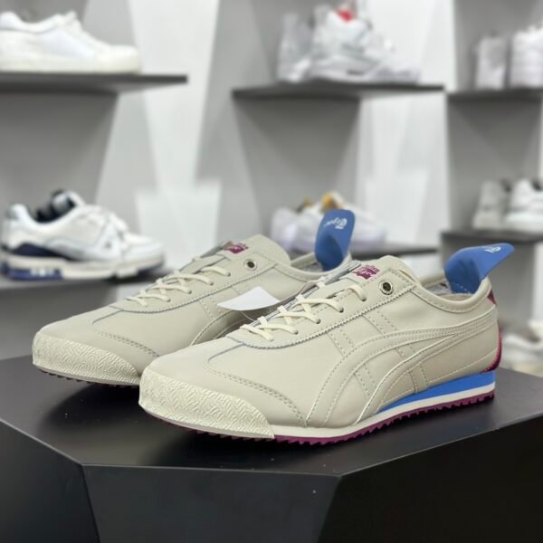 ```plaintext
NK Mexico 66 - Sneakers
```