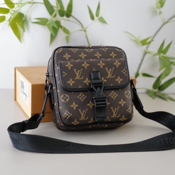 LV Outdoor Messenger - Bag